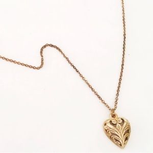 NWT Necklace. 1970s vintage 14k gold plated heart pendant. Scroll Design. 18”.